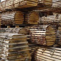 Stock de bois important pour toutes nos menuiseries